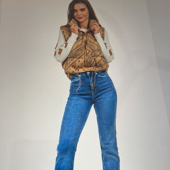 PAISLEY PRINT PUFF BOMBER VEST - Picture 2 of 6